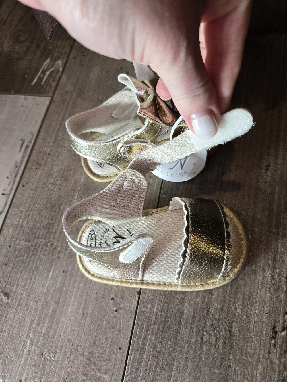 NWT Marie Nicole Metallic Gold Bow Baby Girl Sandals 0–6M